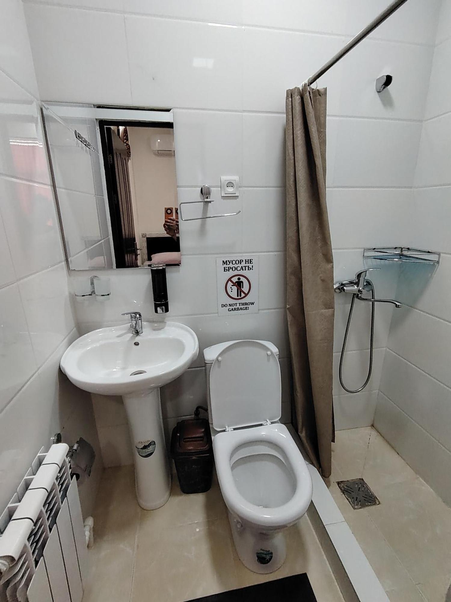 Kamir Guest House بخارى الغرفة الصورة